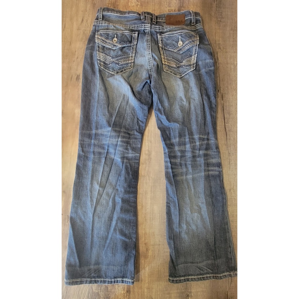 BKE Tyler Bootleg Jeans Mens 33S Medium Wash Contrast Stitch AV4373 Denim Pants